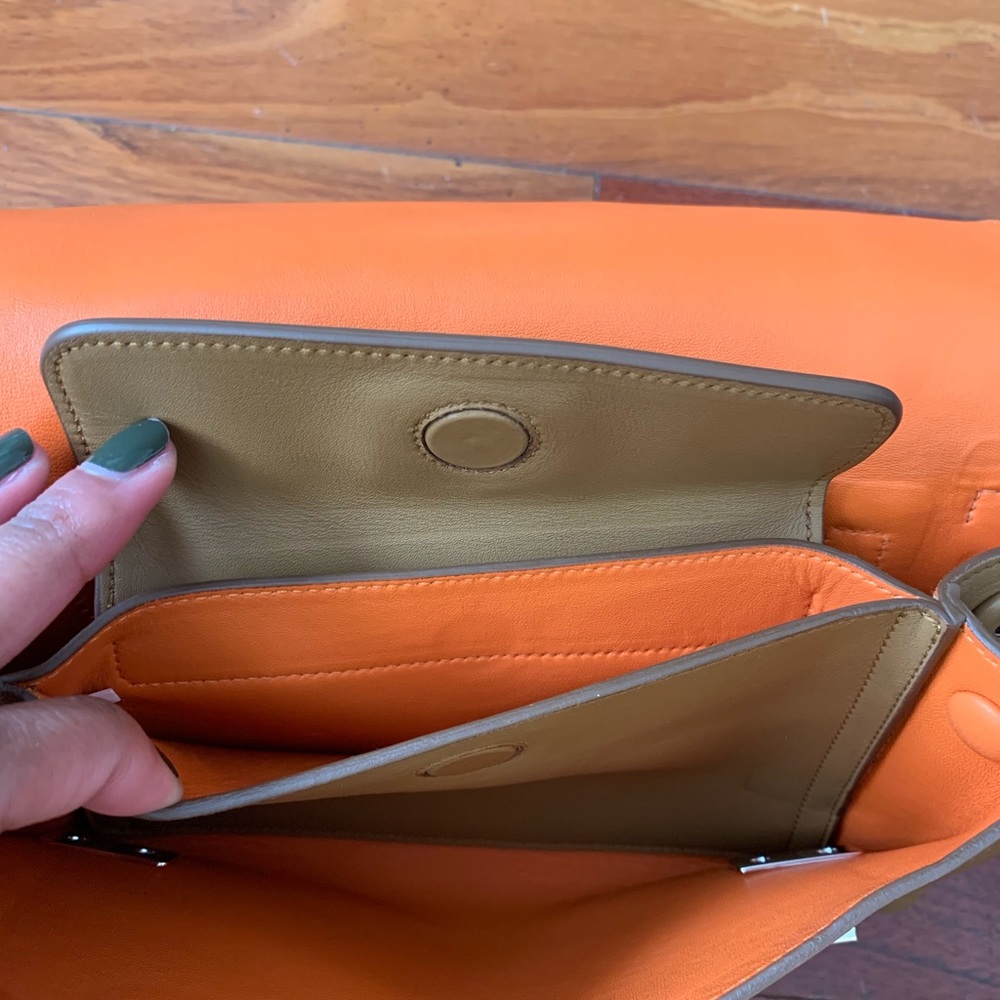 Nude Prada leather crossbody purse, dual pockets - Picture 7 of 8